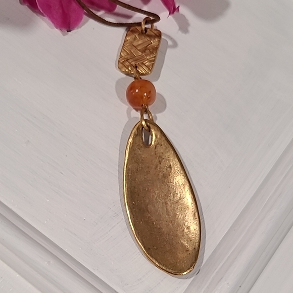 Gold Pendant Necklace - Picture 4 of 5
